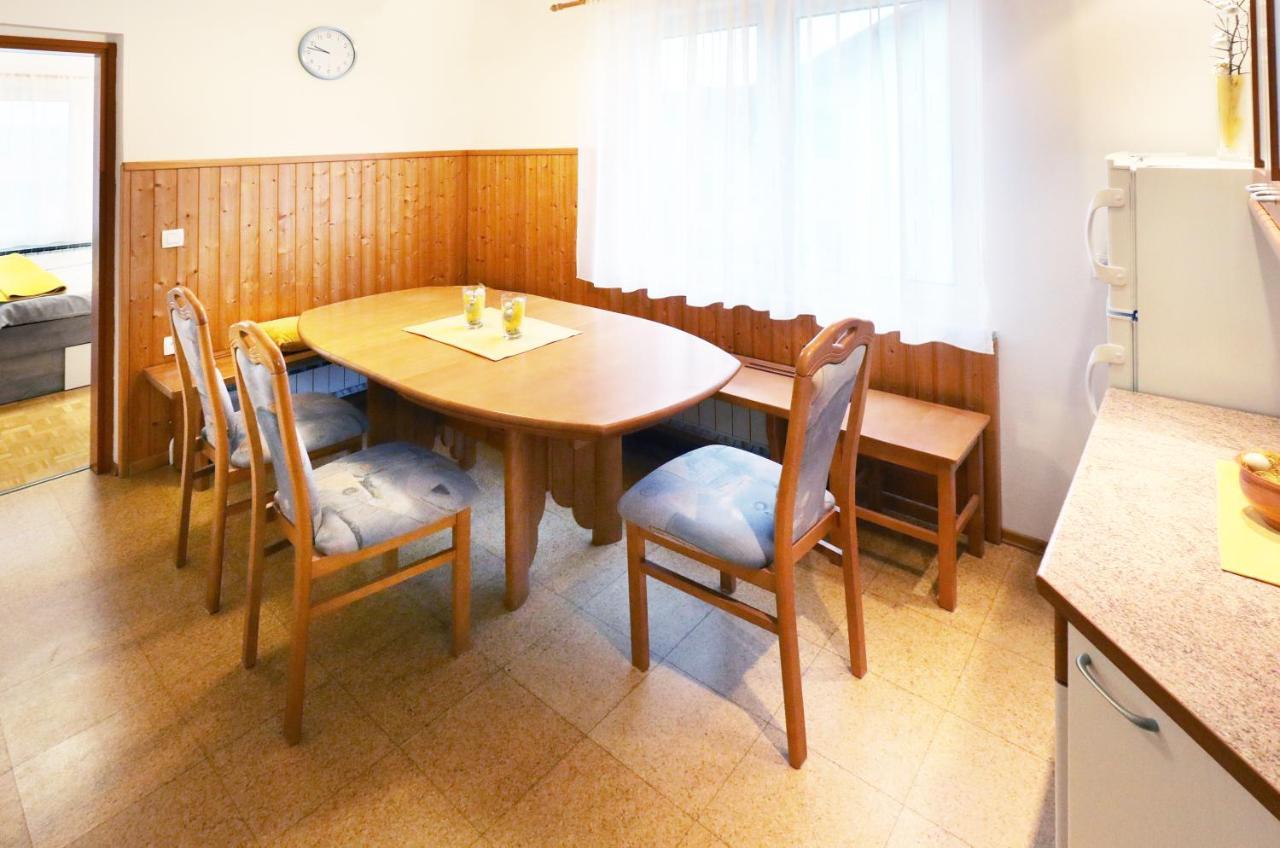 Apartma Vila Zigmund Cerknica Bagian luar foto