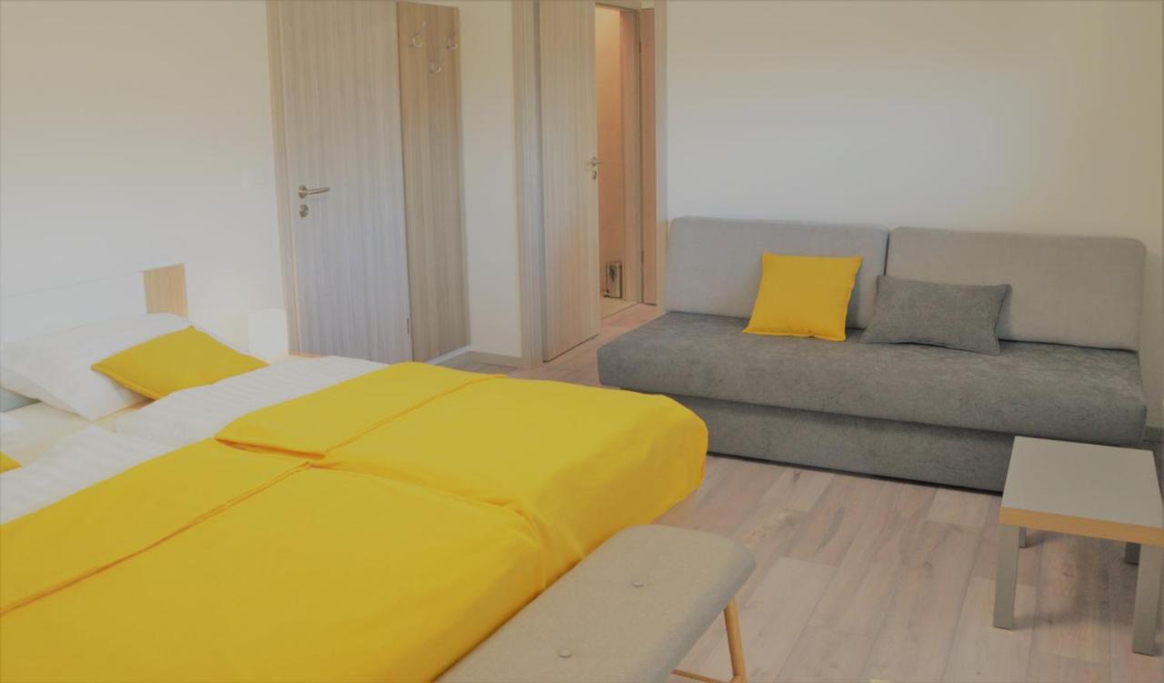Apartma Vila Zigmund Cerknica Bagian luar foto