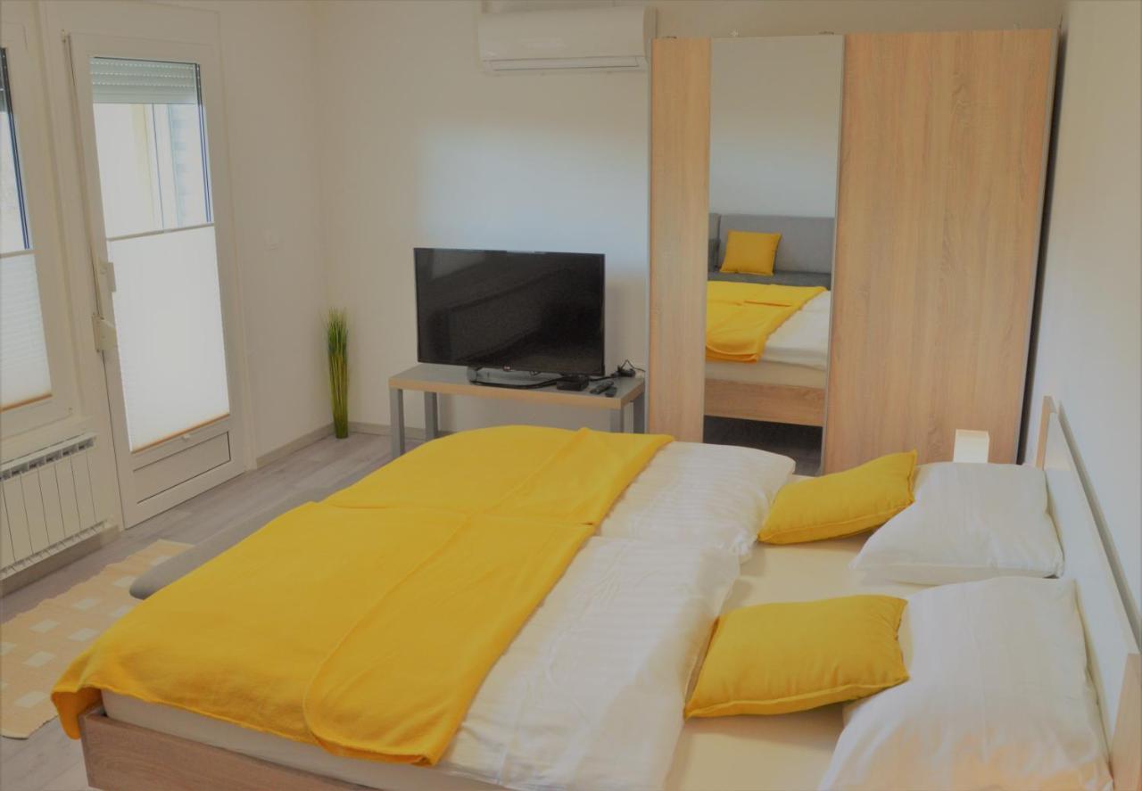 Apartma Vila Zigmund Cerknica Bagian luar foto